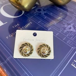 CC Twist Chain Pearl Earrings E5